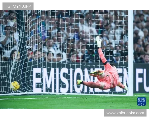 西超杯决赛维尼修斯上演帽子戏法 巴萨阿劳霍红牌 皇马4比1夺冠