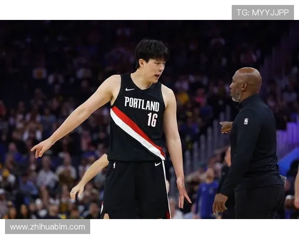 杨瀚森完成NBA首秀表现亮眼 开拓者末节崩盘遗憾遭遇逆转 杨瀚森完成NBA首秀表现亮眼 开拓者末节崩盘遗憾遭遇逆转